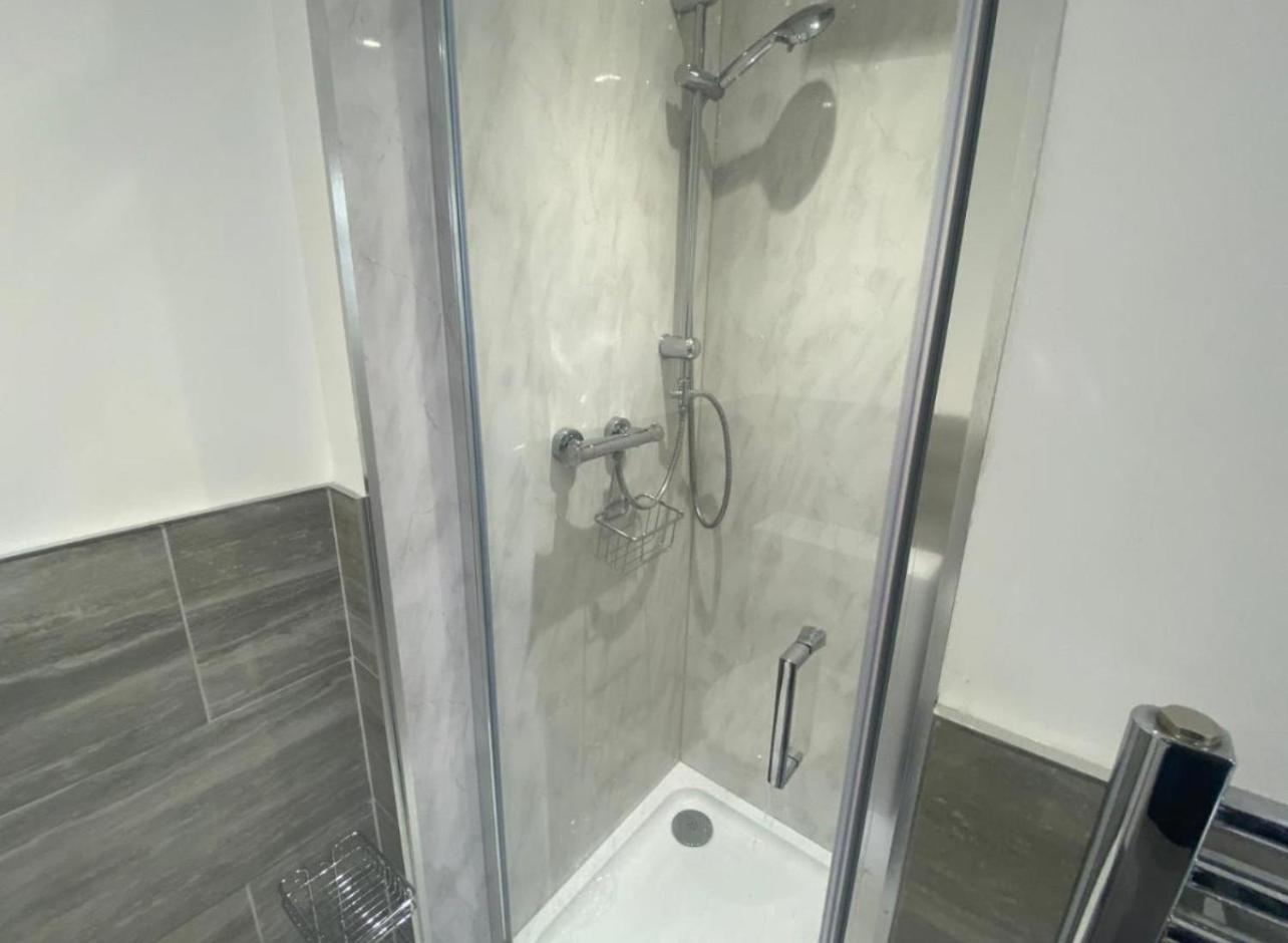 The Lily Pad Near Poole Dorset Self Contained Private Entrance And Free Parking Hotell Corfe Mullen Eksteriør bilde